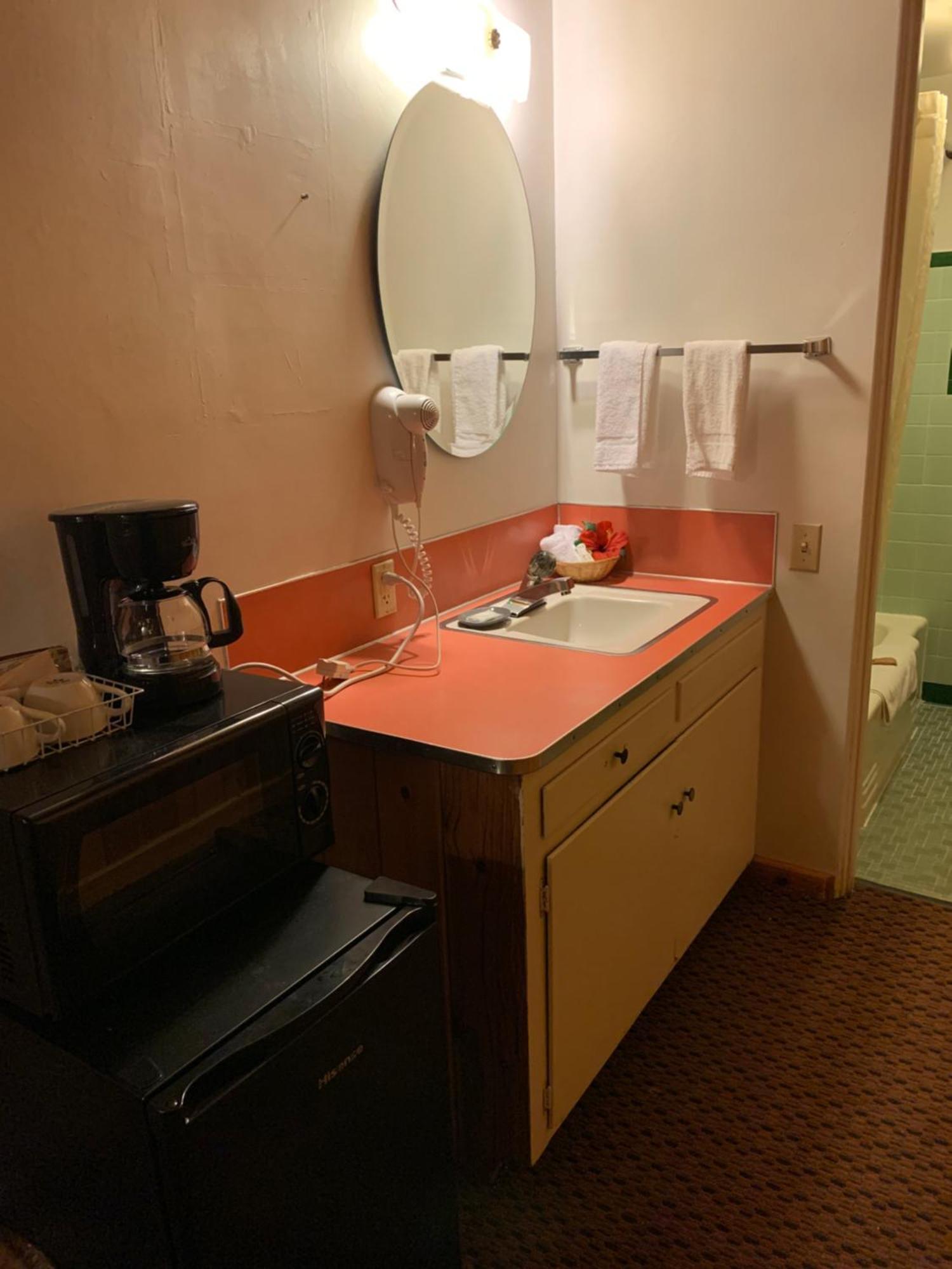 Prospector Motor Lodge Blanding Bagian luar foto